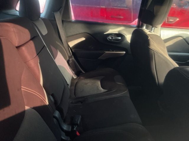 2017 Jeep Cherokee Sport