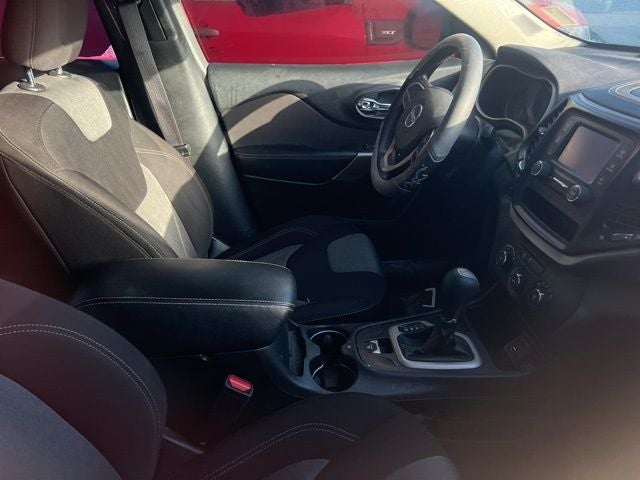 2017 Jeep Cherokee Sport