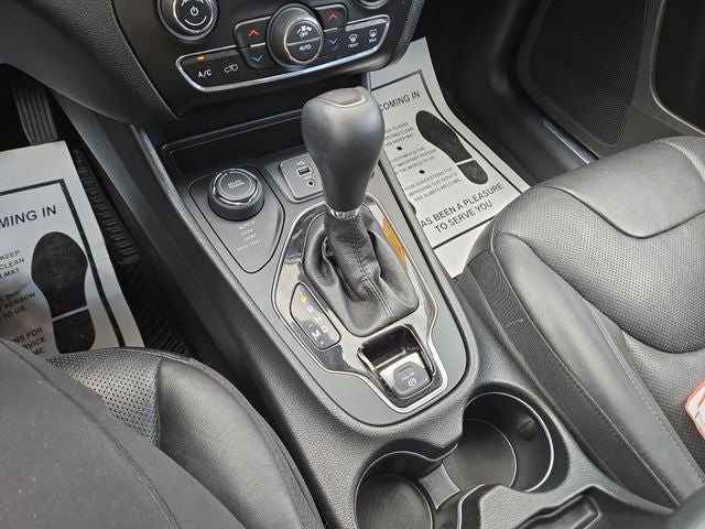 2019 Jeep Cherokee Overland