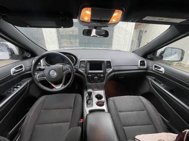 2019 Jeep Grand Cherokee Laredo
