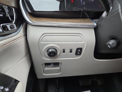 2023 Jeep Grand Wagoneer Base