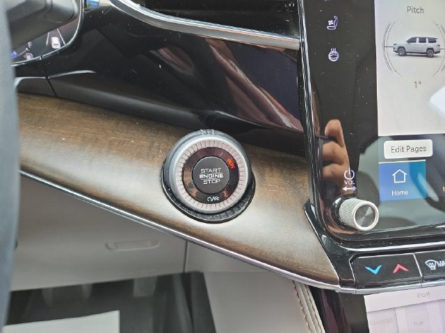 2023 Jeep Grand Wagoneer Base