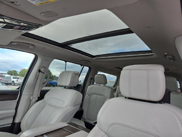 2023 Jeep Grand Wagoneer Base