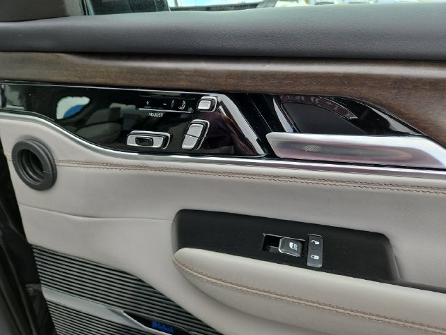 2023 Jeep Grand Wagoneer Base