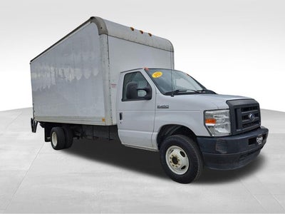 2022 Ford E-450SD Base