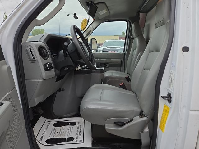 2022 Ford E-450SD Base