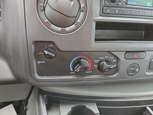 2022 Ford E-450SD Base
