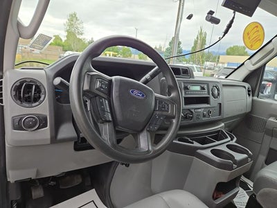 2022 Ford E-450SD Base