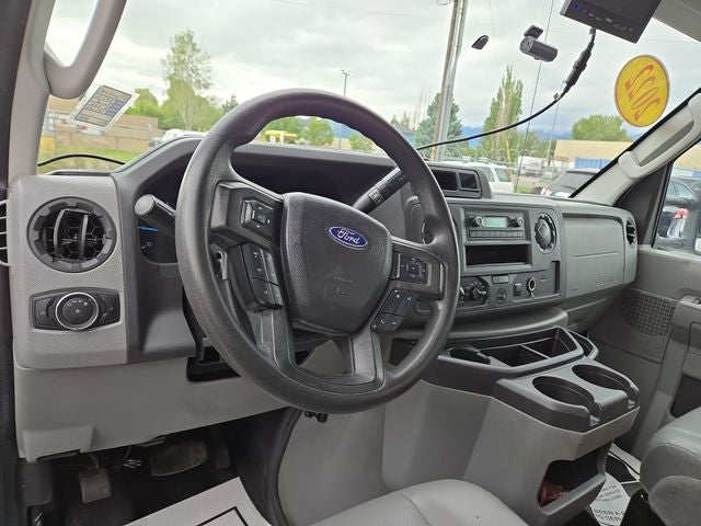 2022 Ford E-450SD Base