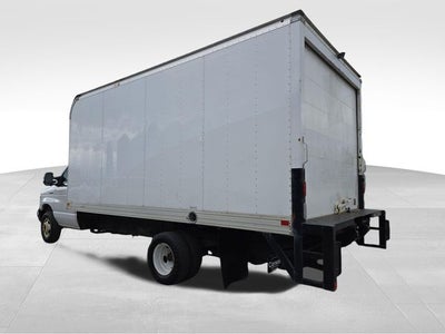 2022 Ford E-450SD Base