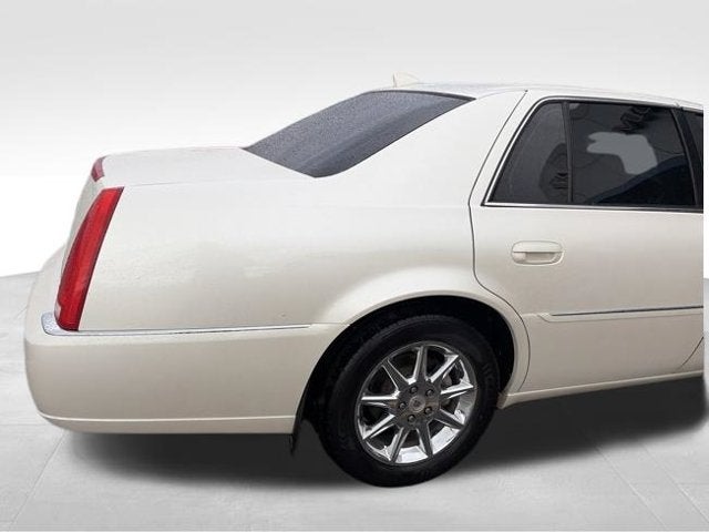 2010 Cadillac DTS Base