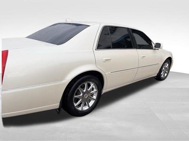 2010 Cadillac DTS Base