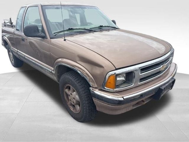 1996 Chevrolet S-10 LS