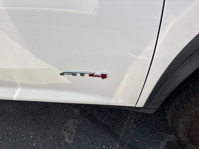 2024 GMC Acadia AT4