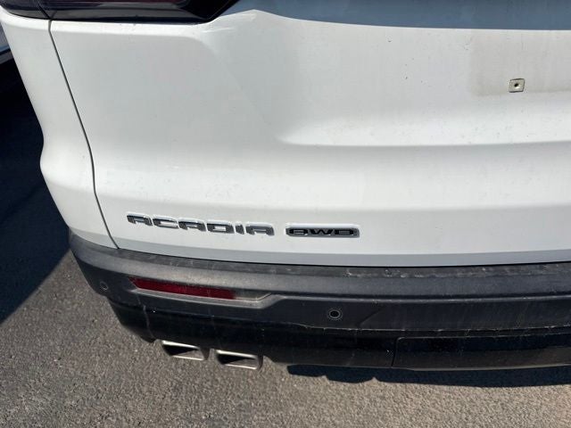 2024 GMC Acadia AT4