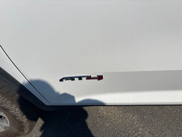 2024 GMC Acadia AT4