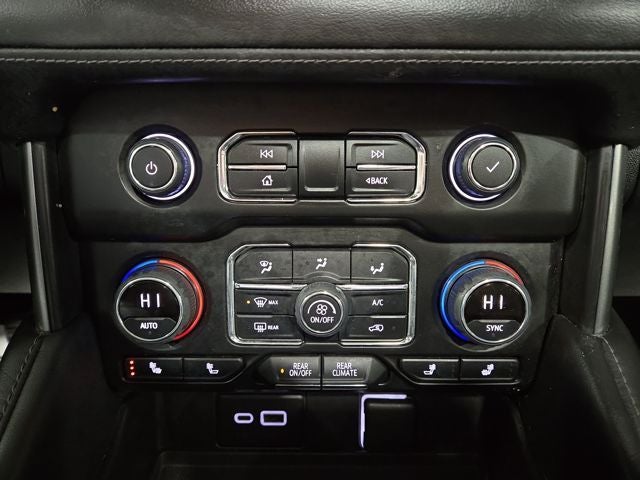 2022 Chevrolet Suburban LT