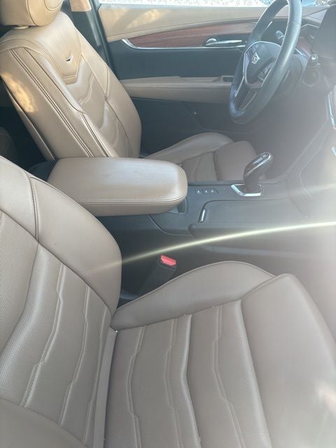 2017 Cadillac XT5 Platinum