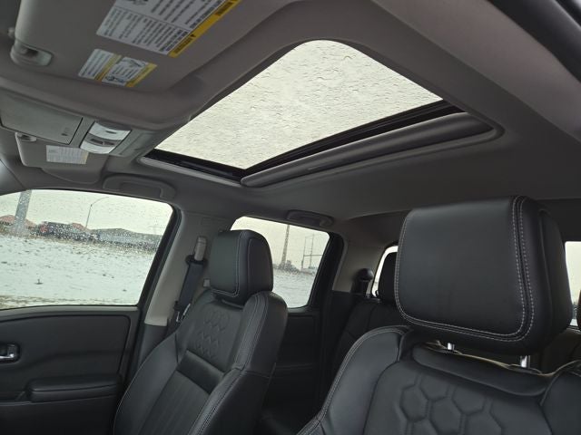 2024 Nissan Frontier SL