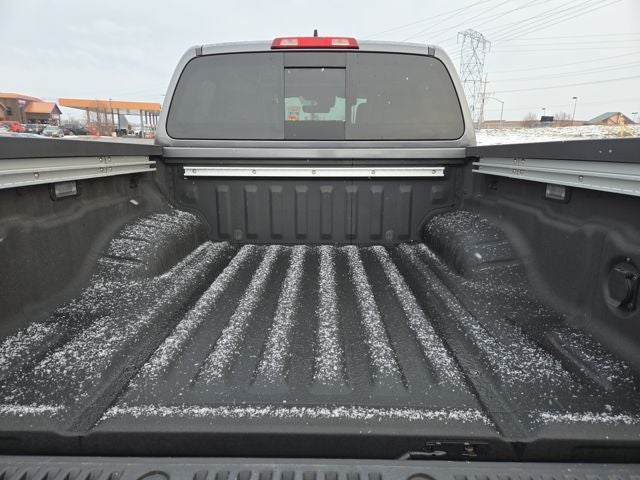 2024 Nissan Frontier SL