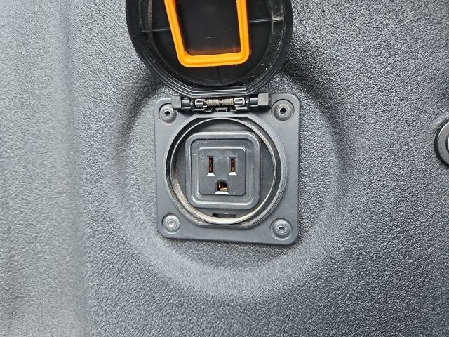 2024 Nissan Frontier SL