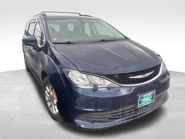 2017 Chrysler Pacifica LX's photo