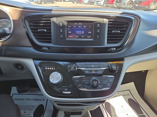 2017 Chrysler Pacifica LX