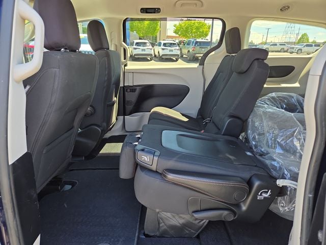 2017 Chrysler Pacifica LX
