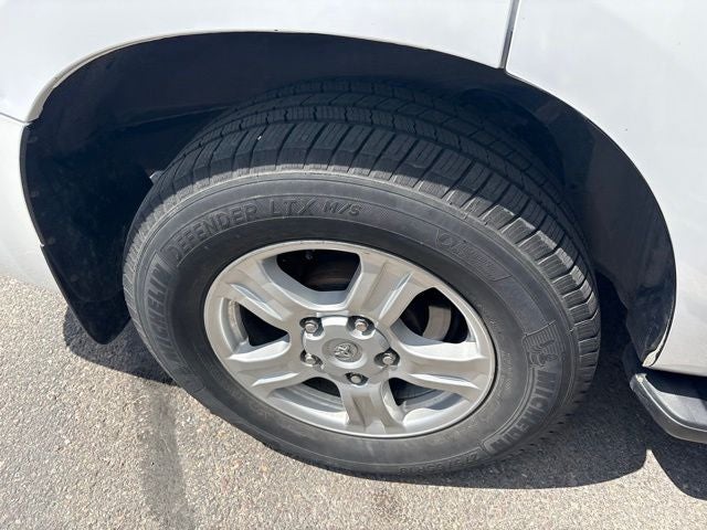 2017 Toyota Sequoia SR5 5.7L