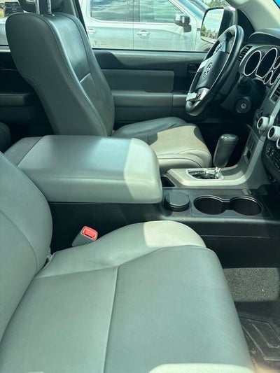 2017 Toyota Sequoia SR5 5.7L