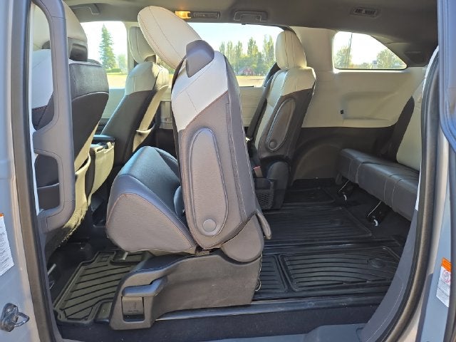 2023 Toyota Sienna XSE 7 Passenger