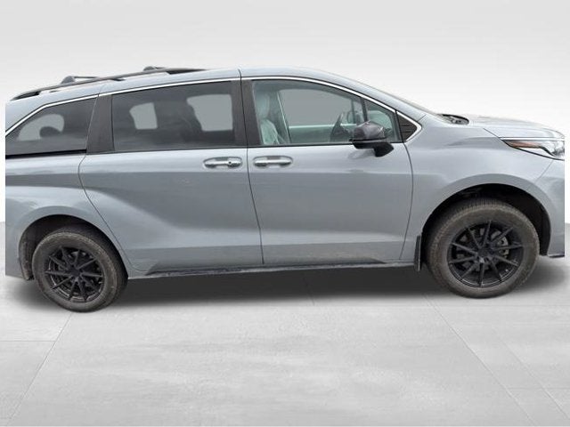 2023 Toyota Sienna XSE 7 Passenger