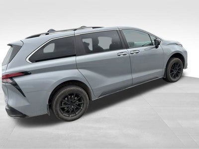2023 Toyota Sienna XSE 7 Passenger