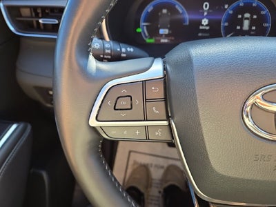 2023 Toyota Highlander Hybrid Platinum