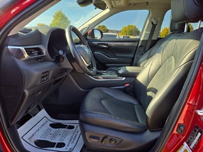 2023 Toyota Highlander Hybrid Platinum