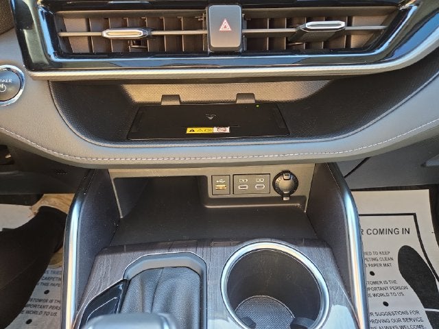 2023 Toyota Highlander Hybrid Platinum