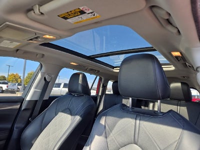 2023 Toyota Highlander Hybrid Platinum