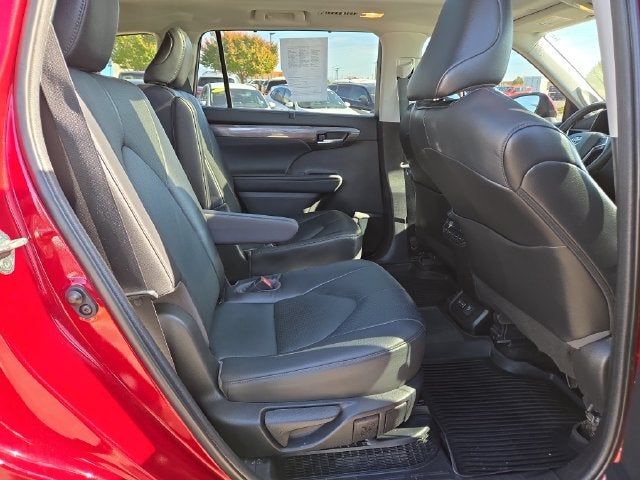 2023 Toyota Highlander Hybrid Platinum