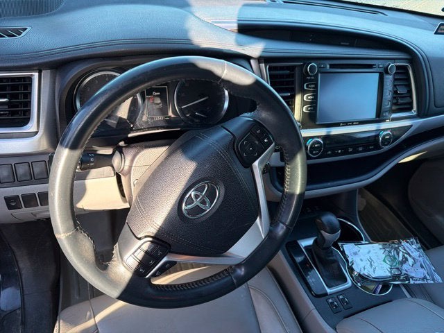 2016 Toyota Highlander XLE V6
