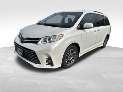 2019 Toyota Sienna XLE