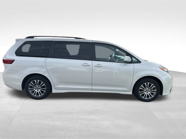 2019 Toyota Sienna XLE