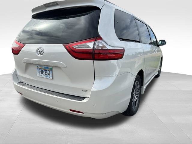 2019 Toyota Sienna XLE