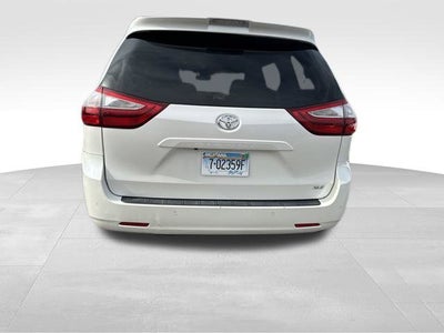 2019 Toyota Sienna XLE