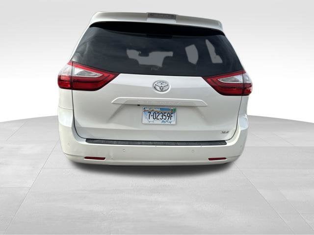 2019 Toyota Sienna XLE