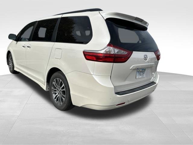 2019 Toyota Sienna XLE