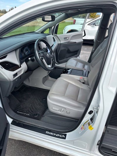 2019 Toyota Sienna XLE