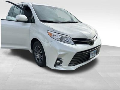 2019 Toyota Sienna XLE