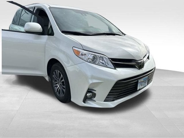 2019 Toyota Sienna XLE