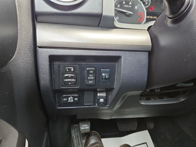 2017 Toyota Tundra SR5