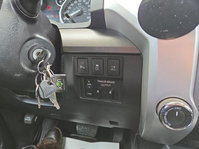 2017 Toyota Tundra SR5